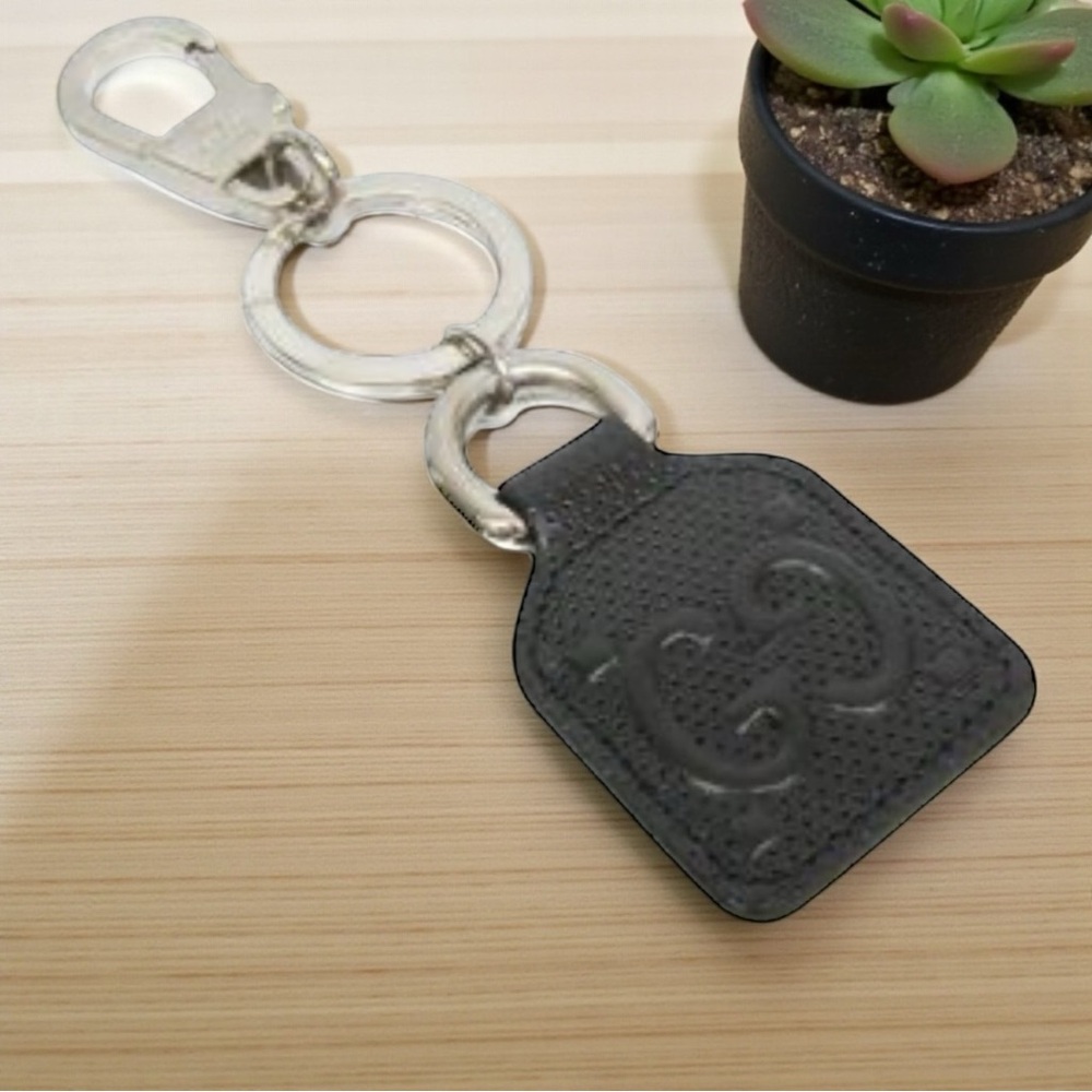 Gucci Unisex Black Textured Leather Key Holder